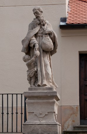 칸탈리체의 성 펠릭스_photo by MrPanyGoff_in front of the Church of the Finding of the True Cross in Brno_Czech.jpg